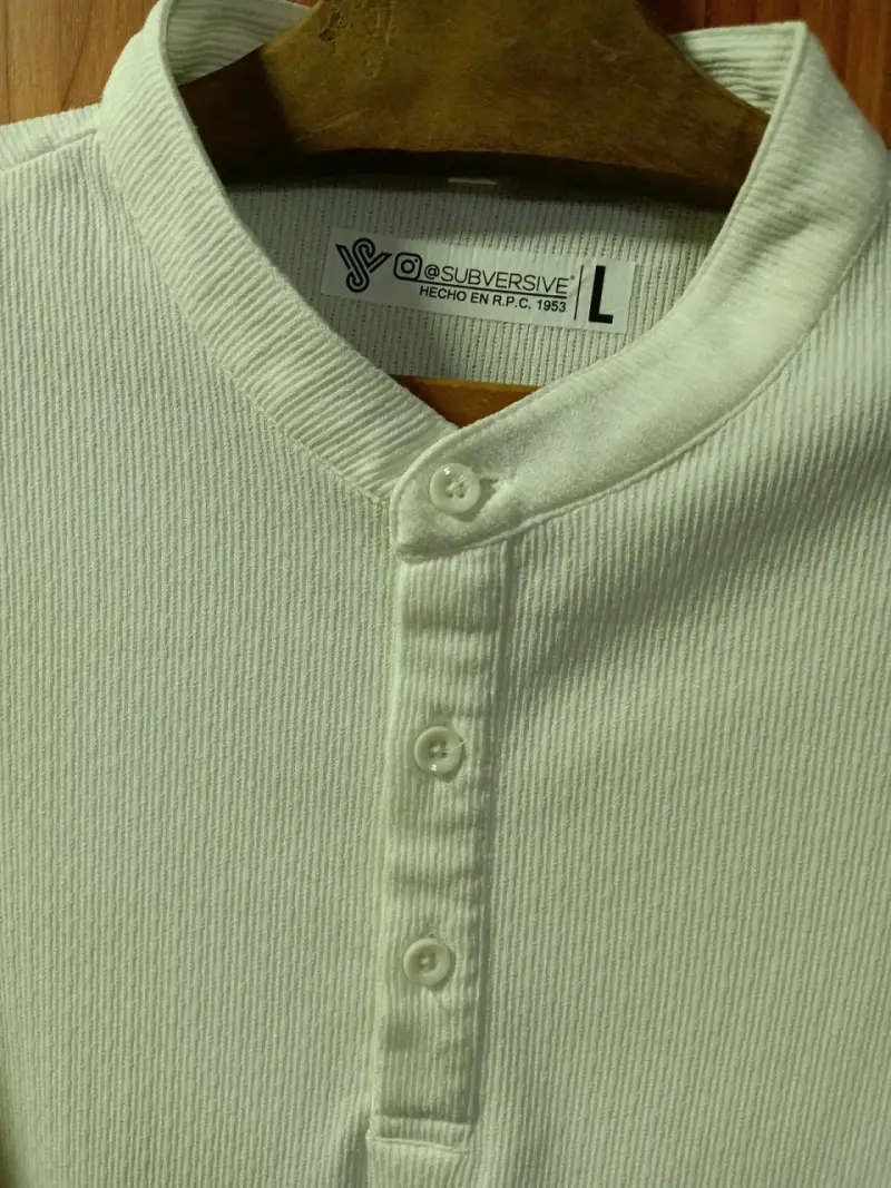 Polera blanca de manga corta Subversive - 2