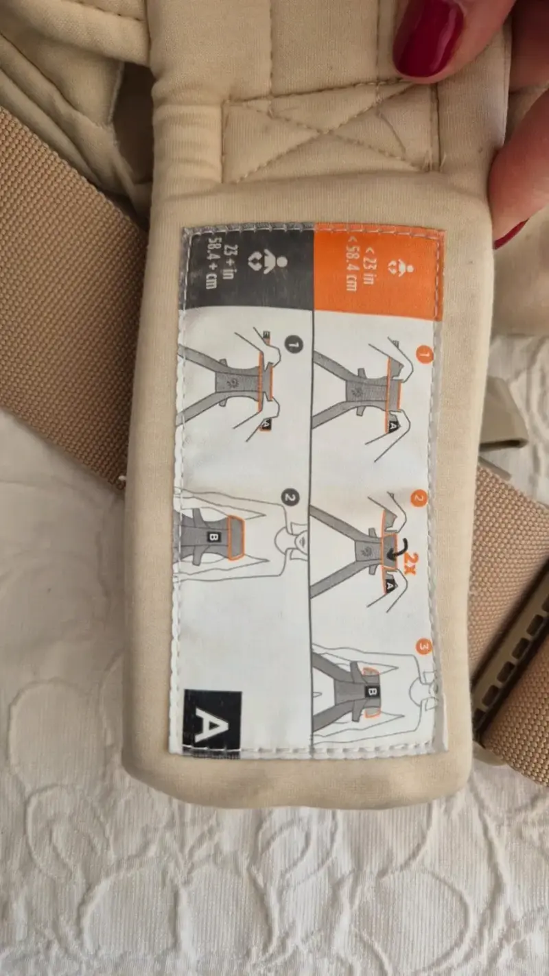 Portabebés Ergobaby Embrace color crema - 3