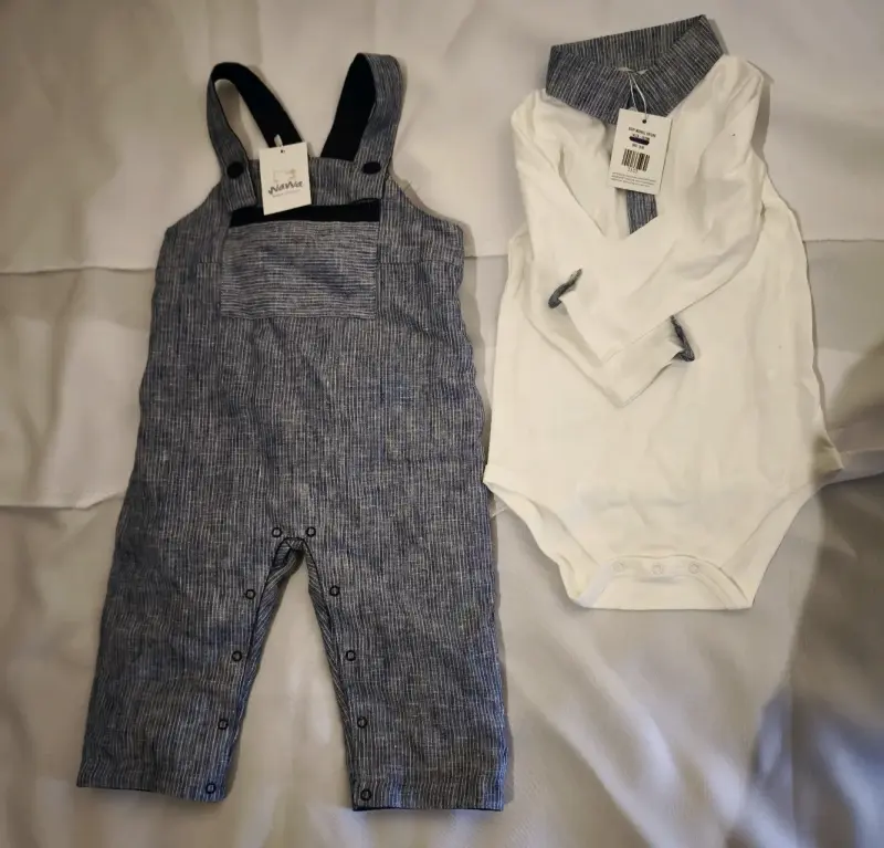 Conjunto de bebé Vivienne gris y blanco