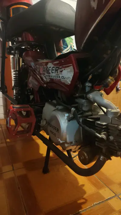Moto Maiffer 49cc Roja con Casco - miniatura 2