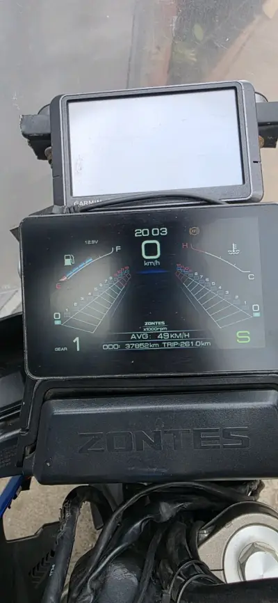Remato Moto zontes 310 azul en buen estado - miniatura 6