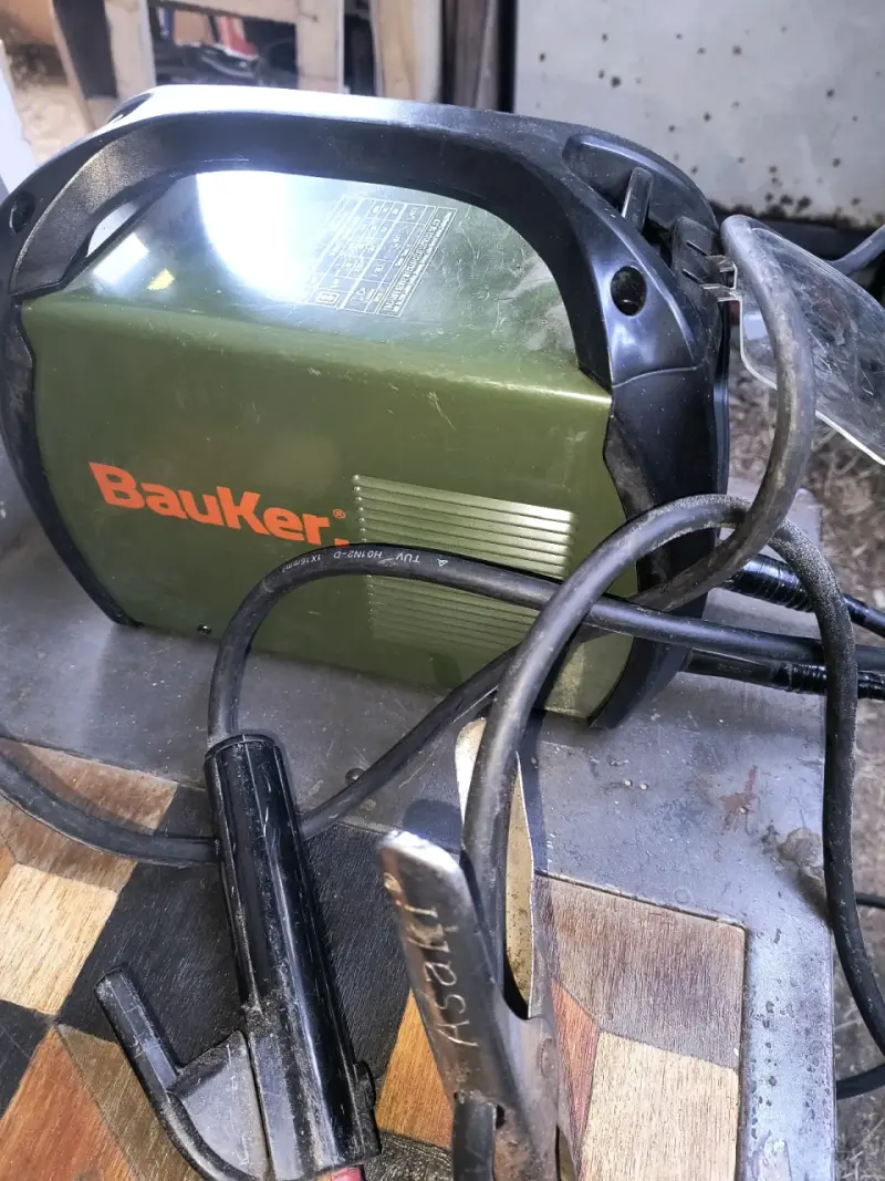Soldadora Inverter Bauker KIN160MCL Portátil - 3