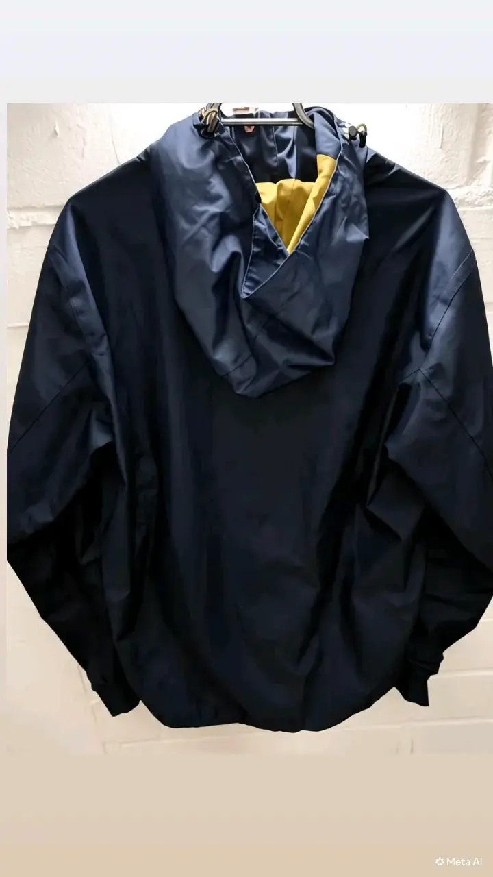 CHAQUETA LIPPI IMPERMEABLE - 4