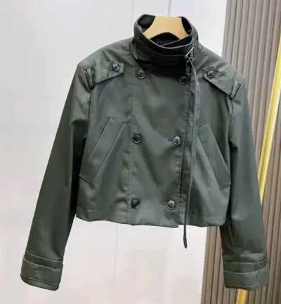 Chaqueta corta verde militar con doble botonadura - miniatura 1