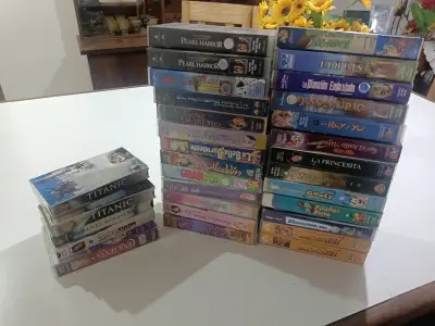 Colección de películas VHS clásicas y animadas - miniatura 1