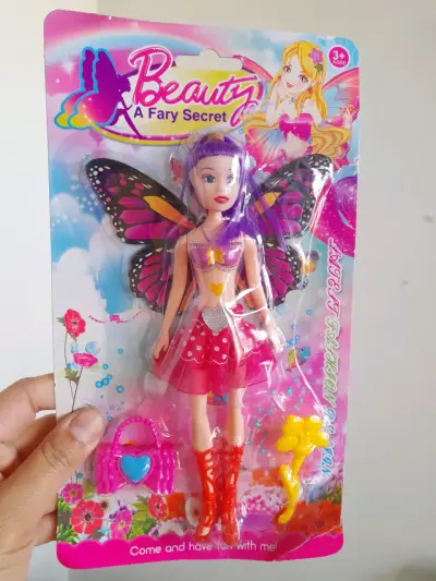Muñeca hada con alas y accesorios - miniatura 2