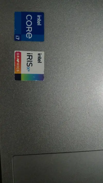 Laptop Lenovo con Intel Core i7 y pantalla FHD - miniatura 5