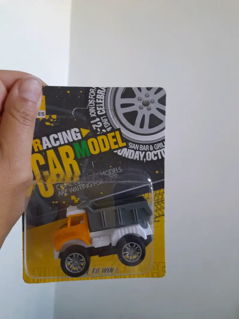 Camión de Juguete Modelo Racing Amarillo - 2