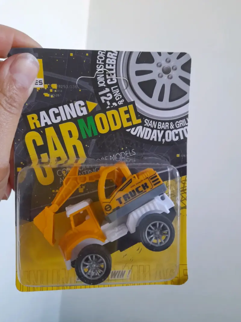 Camión de Juguete Modelo Racing Amarillo - 3