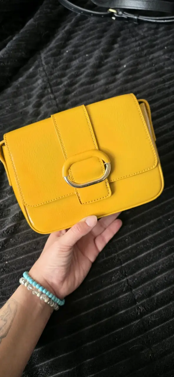Cartera mostaza con correa ajustable - 2