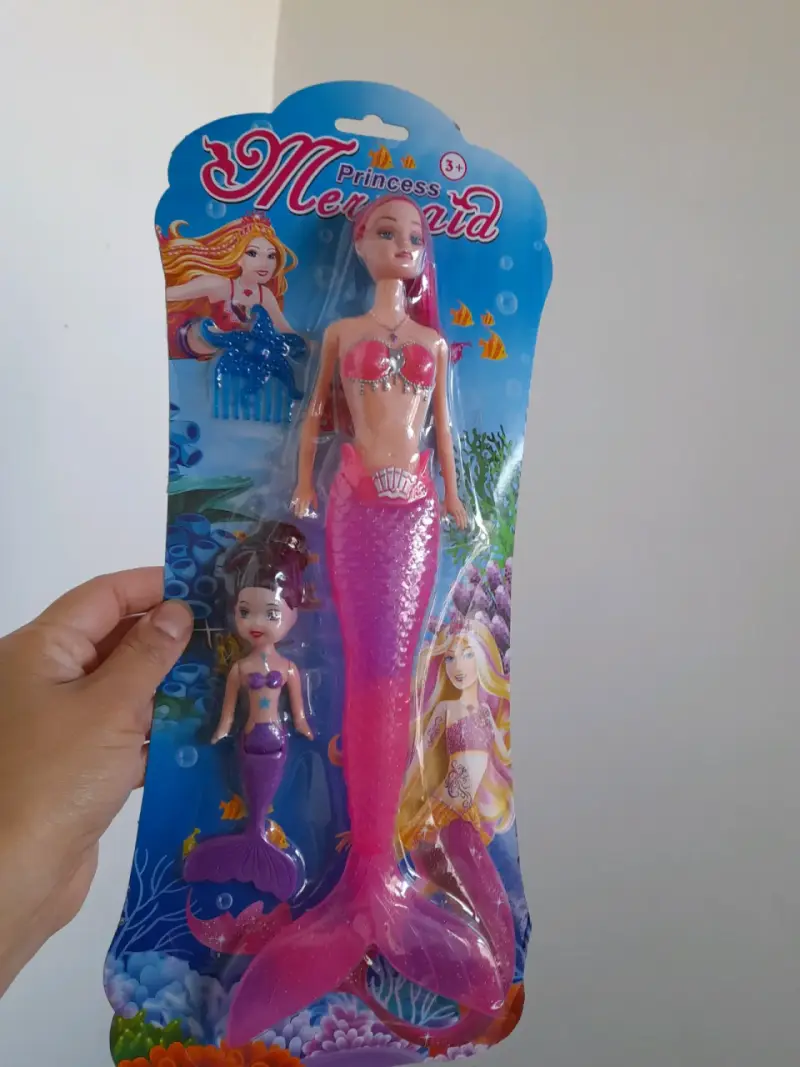 Muñeca sirena Princess Mermaid con accesorio