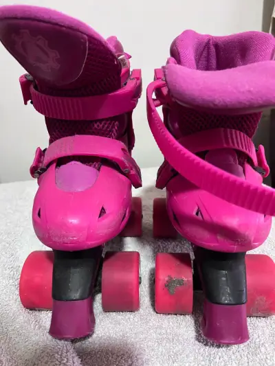 Patines de cuatro ruedas rosas para niños - miniatura 1