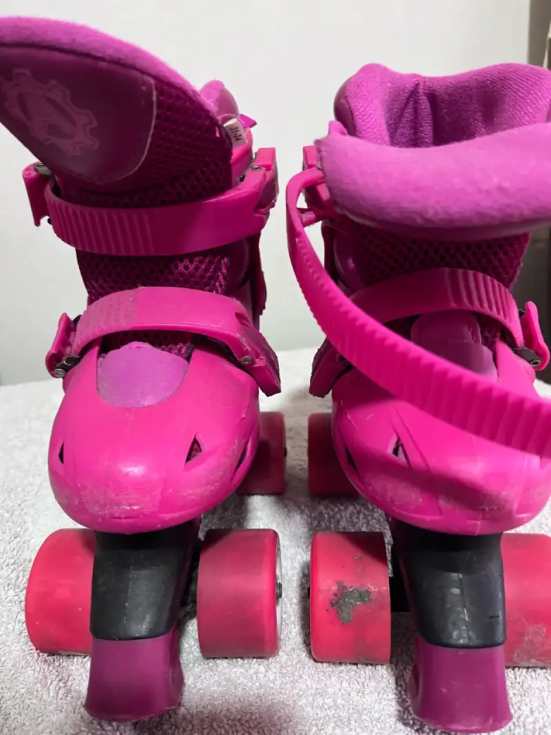 Patines de cuatro ruedas rosas para niños - 3