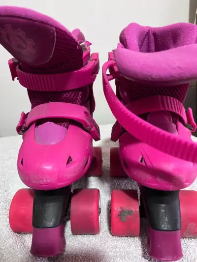 Patines de cuatro ruedas rosas para niños - miniatura 3