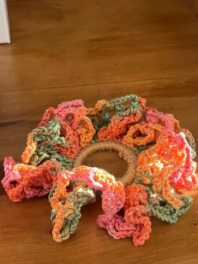 Colección de Scrunchies de Lana Hechos a Mano - 5