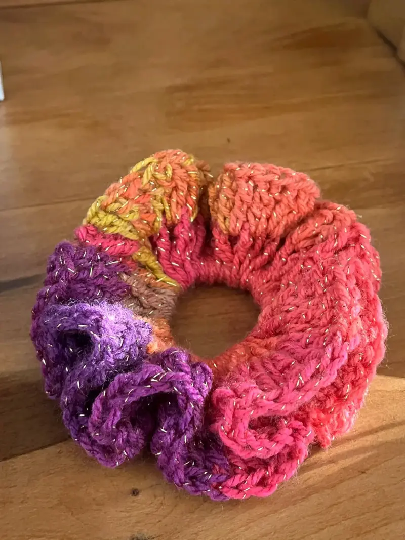 Colección de Scrunchies de Lana Hechos a Mano - 6