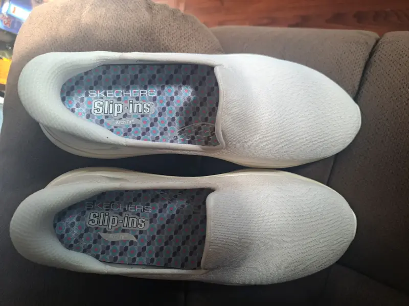 Zapatillas blancas Skechers Slip-ins cómodas - 4