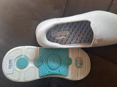 Zapatillas blancas Skechers Slip-ins cómodas - miniatura 5