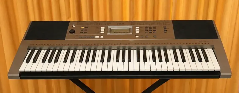 Teclado Yamaha PSR-E353 con múltiples funciones - 1
