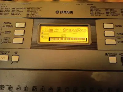 Teclado Yamaha PSR-E353 con múltiples funciones - miniatura 4