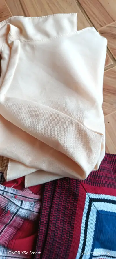Conjunto de ropa tradicional chilena con sombrero y botas - miniatura 2