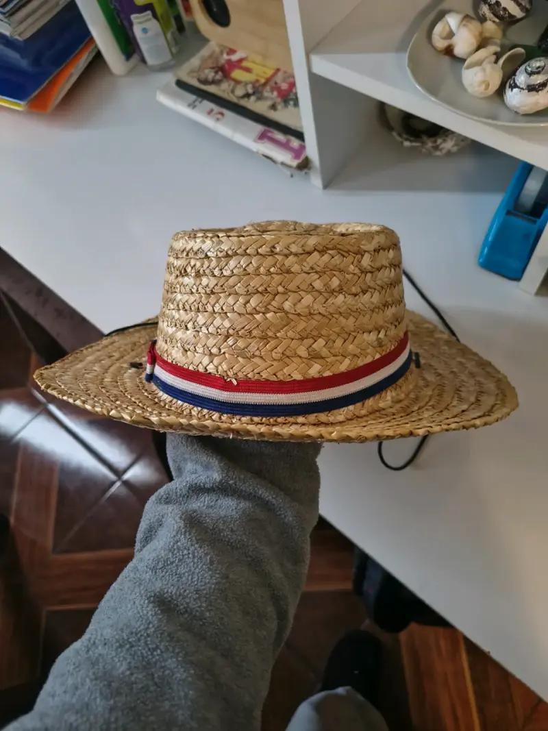 Sombrero de paja con cinta tricolor
