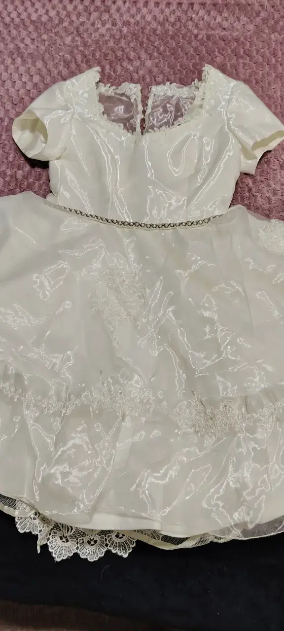 Vestido de novia blanco con encaje y pedrería - 5