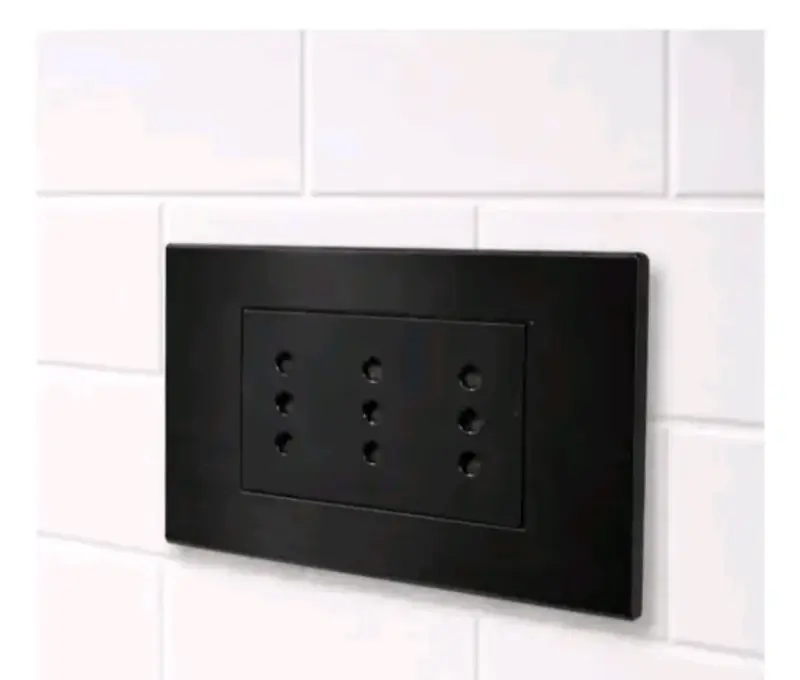 Placa de enchufe múltiple negra moderna - 3