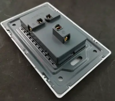 Placa de enchufe múltiple negra moderna - miniatura 6