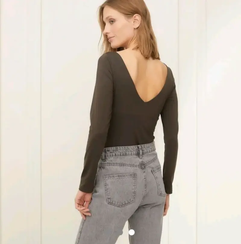 Blusa Basement con escote en V talla S - 2