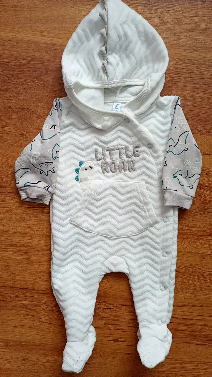 Enterito de bebé con capucha y diseño de dinosaurios - 1
