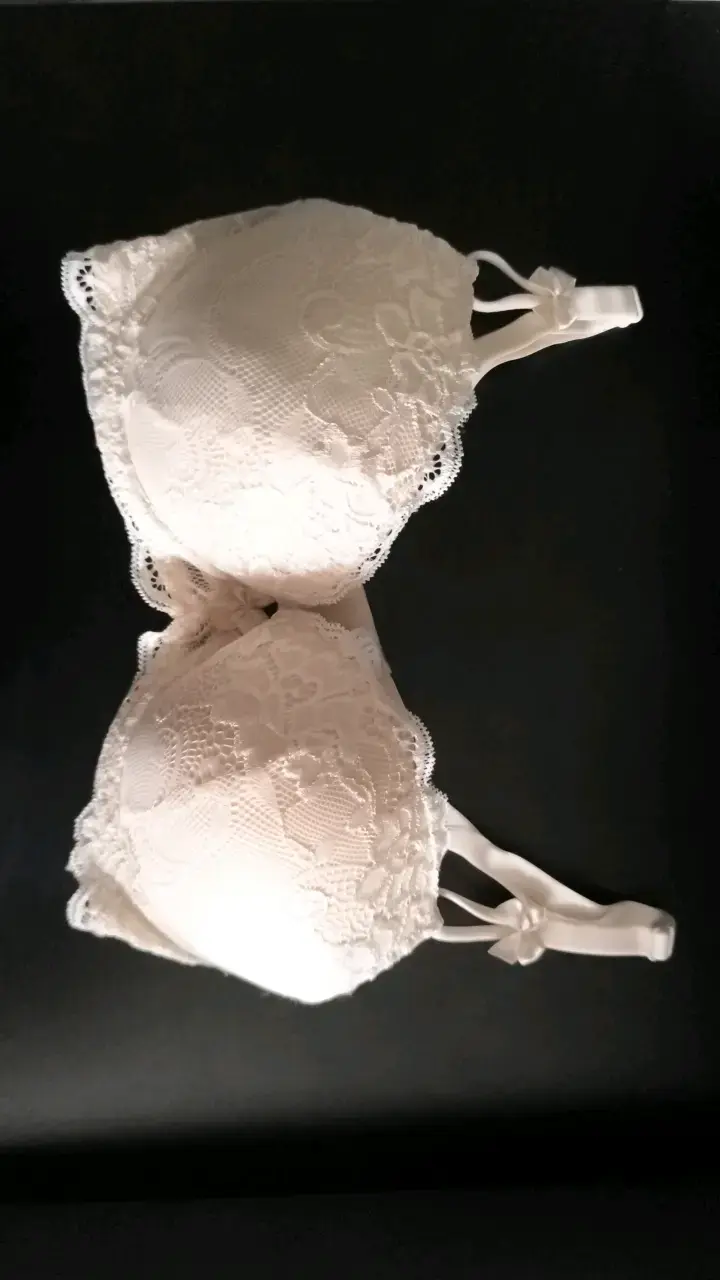 Sostén de encaje blanco talla 36B - 1
