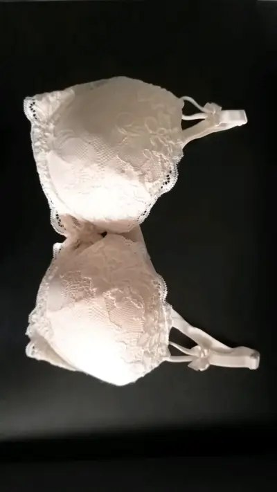 Sostén de encaje blanco talla 36B - miniatura 1