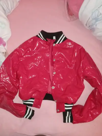 Chaqueta bomber roja brillante para mujer - miniatura 1
