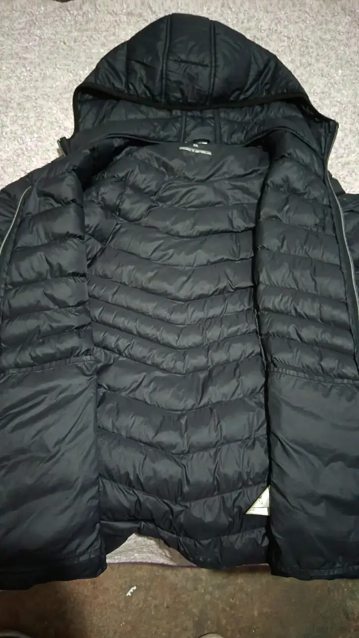 Chaqueta acolchada negra con capucha Fila - 2