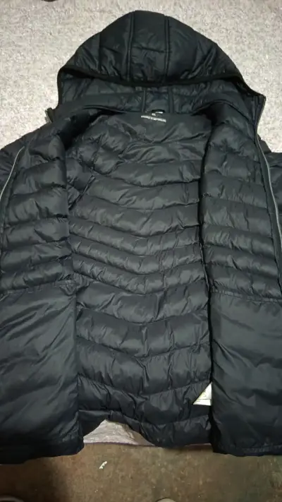 Chaqueta acolchada negra con capucha Fila - miniatura 2