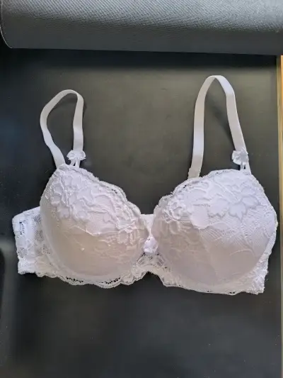 Sostén blanco de encaje 36B - miniatura 1