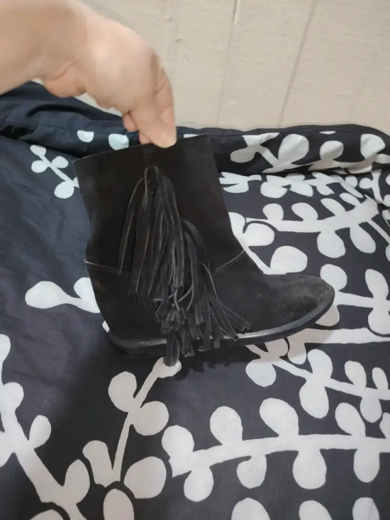 Botines negros de gamuza con flecos - 1