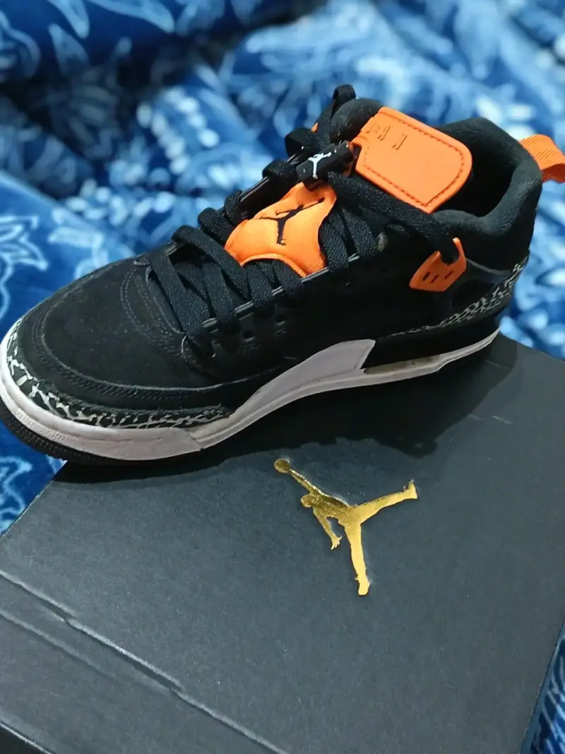 Zapatillas Jordan Spizike Low GS negras y naranjas - 2