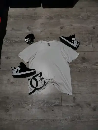 Polera Blanca DC Dyrdek y2k - miniatura 1