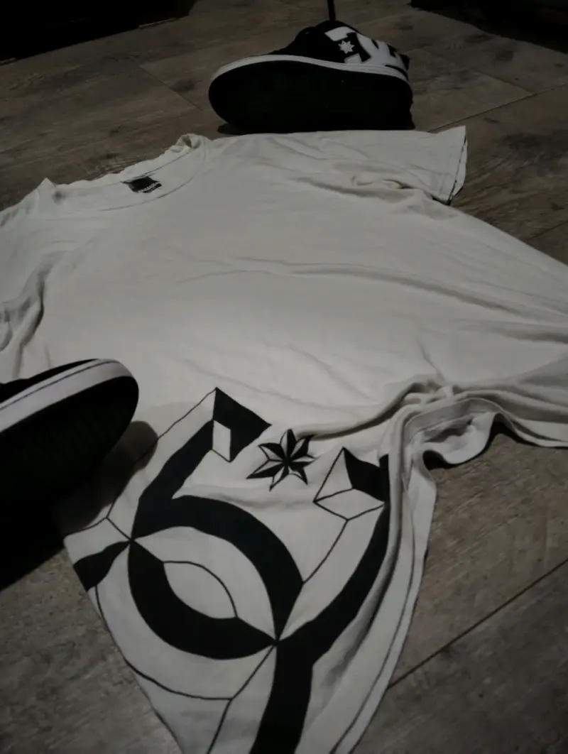 Polera Blanca DC Dyrdek y2k - 2