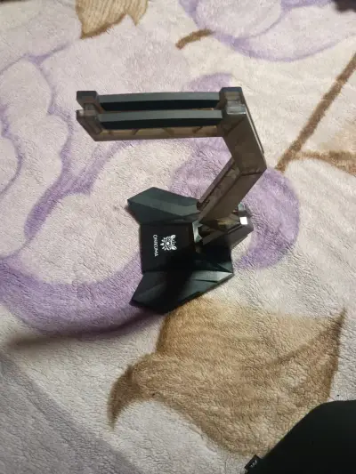 Soporte para audífonos Onikuma con diseño moderno - miniatura 1