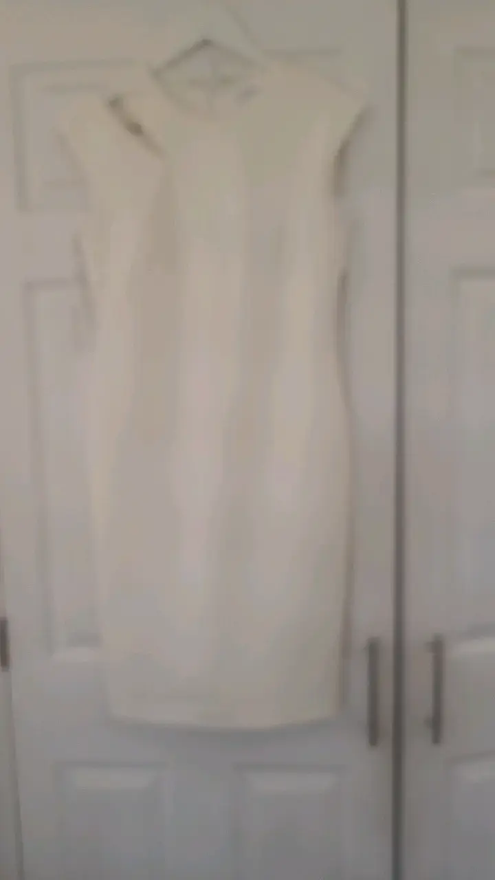 Vestido blanco elegante para mujer