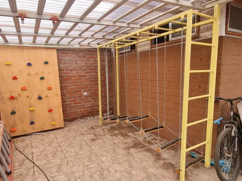 Puente colgante para niños