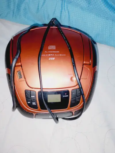 Radio CD portátil IRT con USB y MP3 - miniatura 1