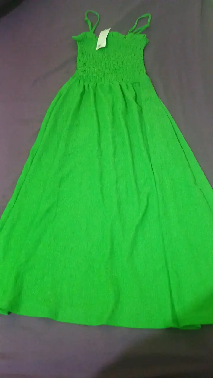 Vestido largo verde con tirantes
