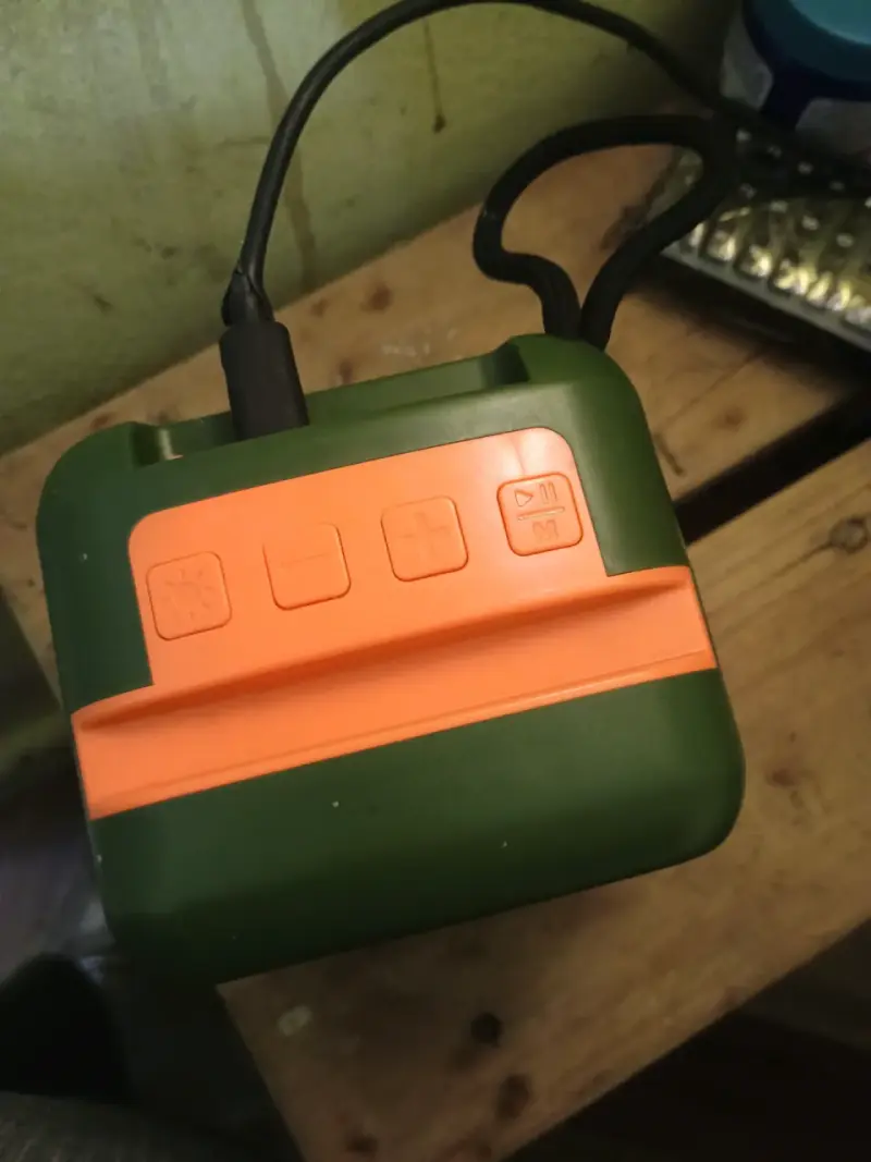 Parlante Bluetooth Miniatura X-911 con Sonido Potente - 3