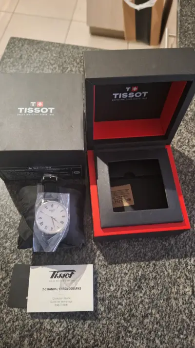 Reloj Tissot Everytime de Cuero Negro - miniatura 2