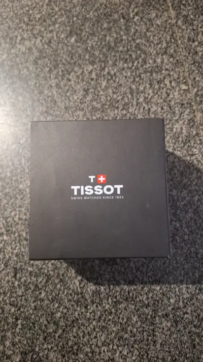 Reloj Tissot Everytime de Cuero Negro - miniatura 6