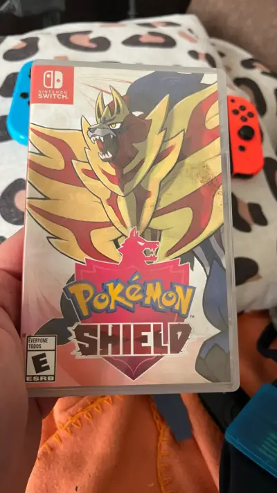 Juego Pokémon Shield para Nintendo Switch - miniatura 1